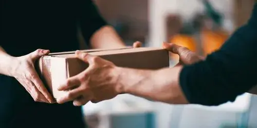 E commerce courier service in Dubai